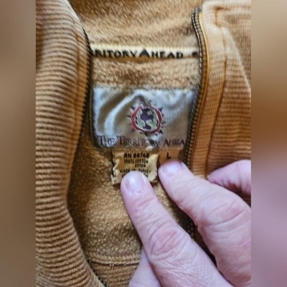 Vintage gold quarter zip sweatshirt by The Territory Ahead‎ Co. Men's sz.lg - Picture 4 of 5
